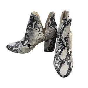 Steve Madden Size 8 Snake Print Heel Bootie NWT